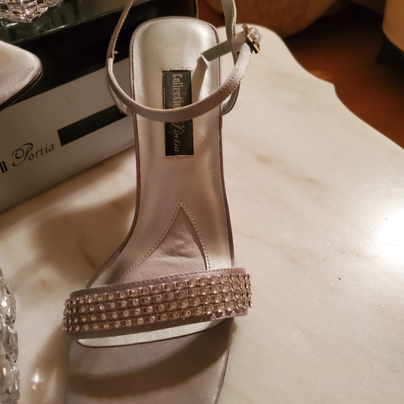 Silver grey heels - Picture 2 of 5